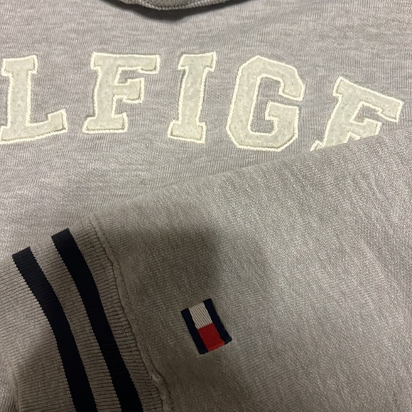 90s vintage Tommy Hilfiger crew neck - Picture 3 of 5